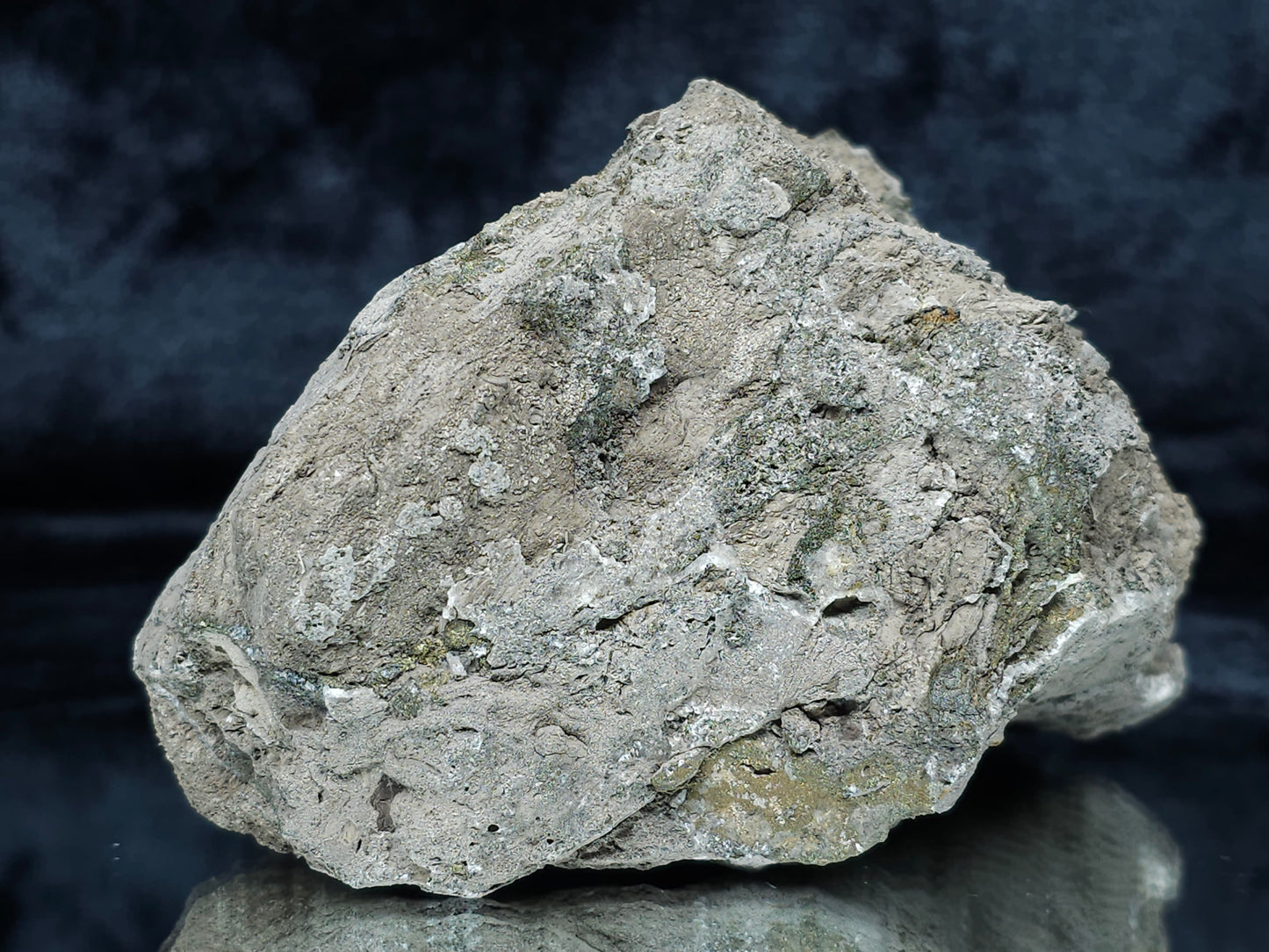 #66019 Fossil flower with peacock Chalcopyrite ore coating with small pieces of beautiful fossils