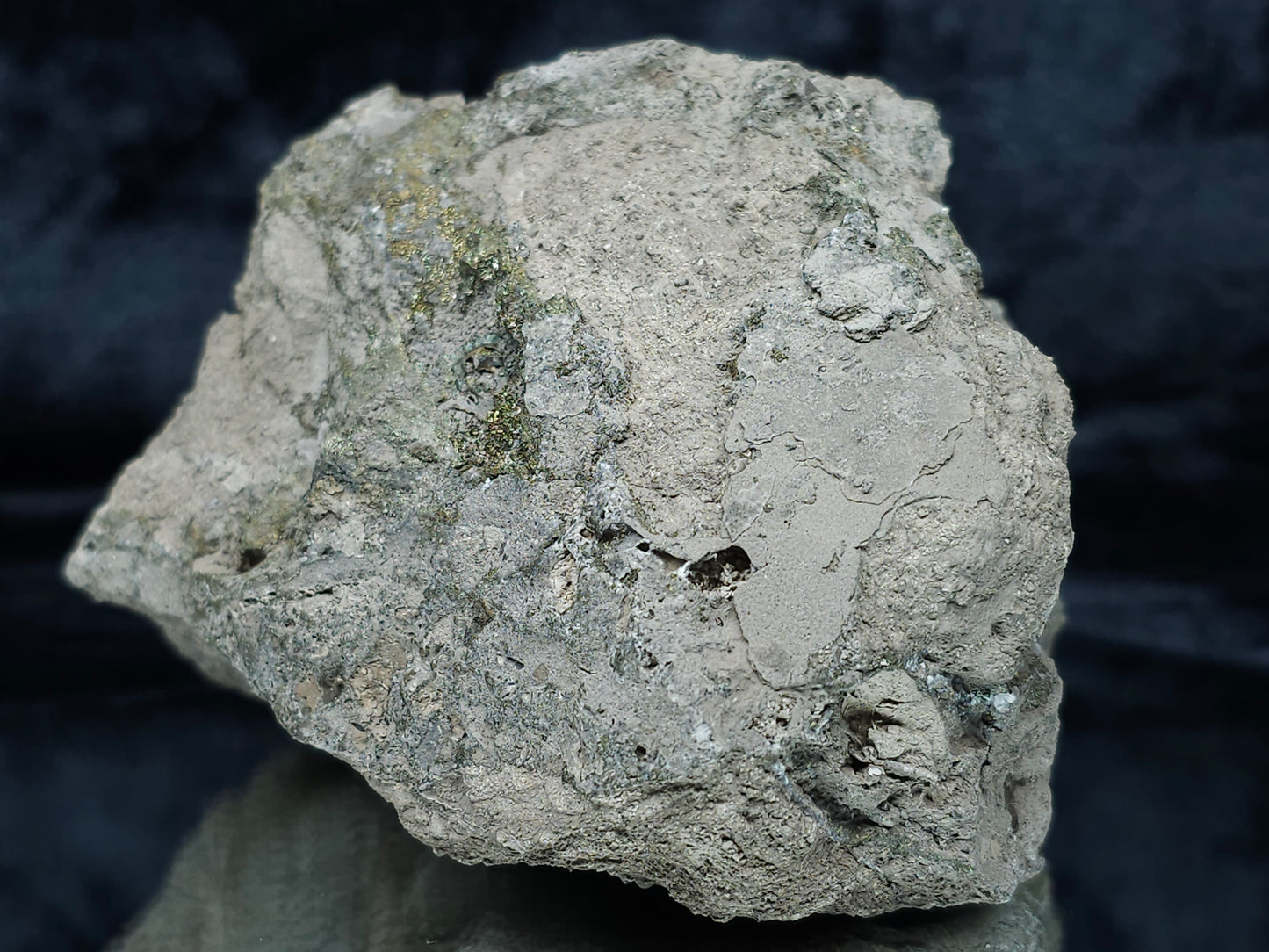 #66019 Fossil flower with peacock Chalcopyrite ore coating with small pieces of beautiful fossils