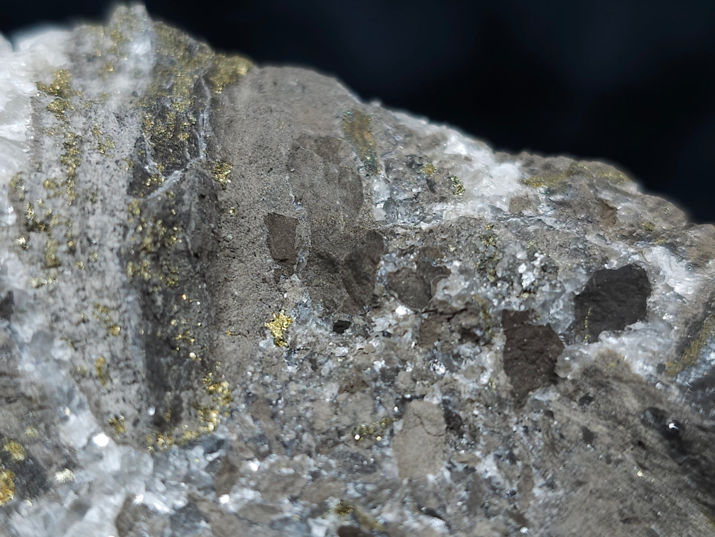 #66048 Hydrothermal Nailhead Spar Calcite geode with golden Chalcopyrite ore deposit formation among small fossils