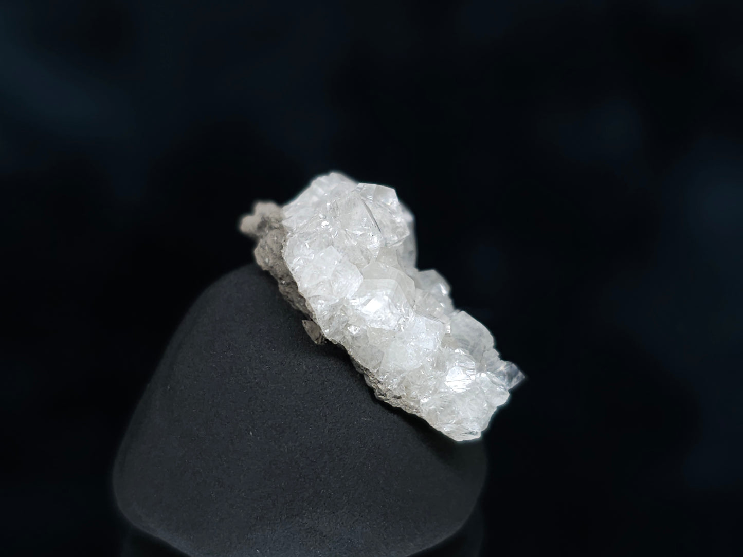 #33526 Super clear Nailhead Spar Calcite tiny cluster and multiple small fossils in the matrix