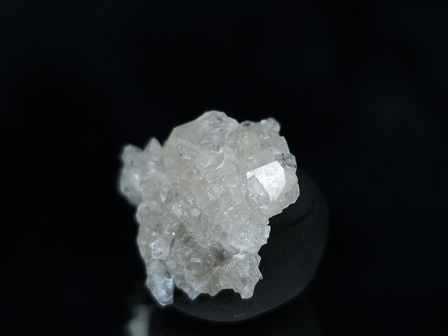 #33530 Super clear Nailhead Spar Calcite tiny cluster