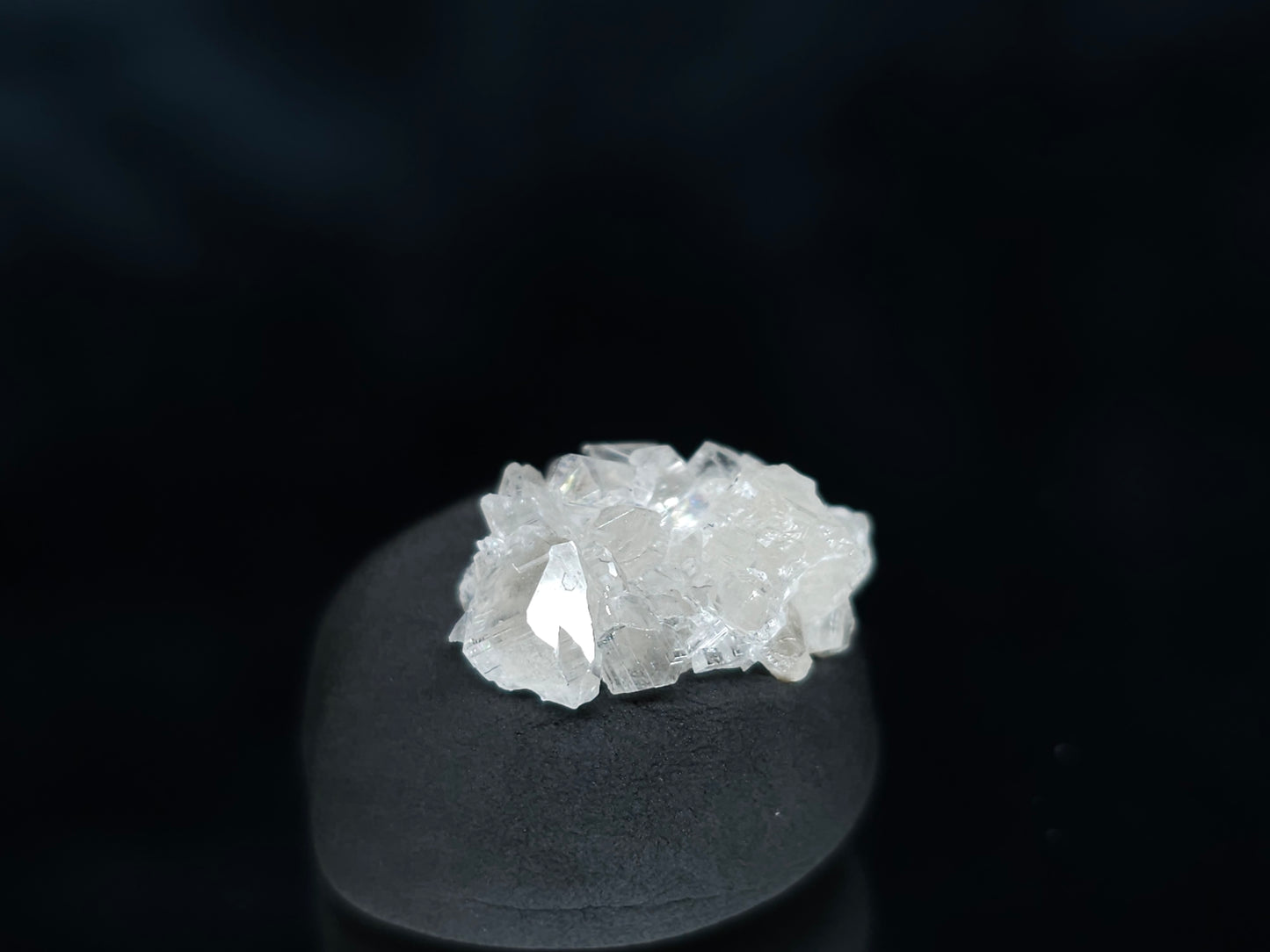 #33532 Super clear Nailhead Spar Calcite tiny cluster