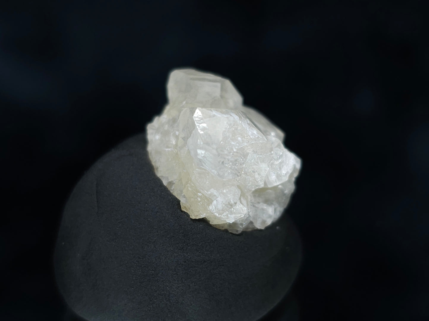 #33533 Super clear Nailhead Spar Calcite tiny cluster