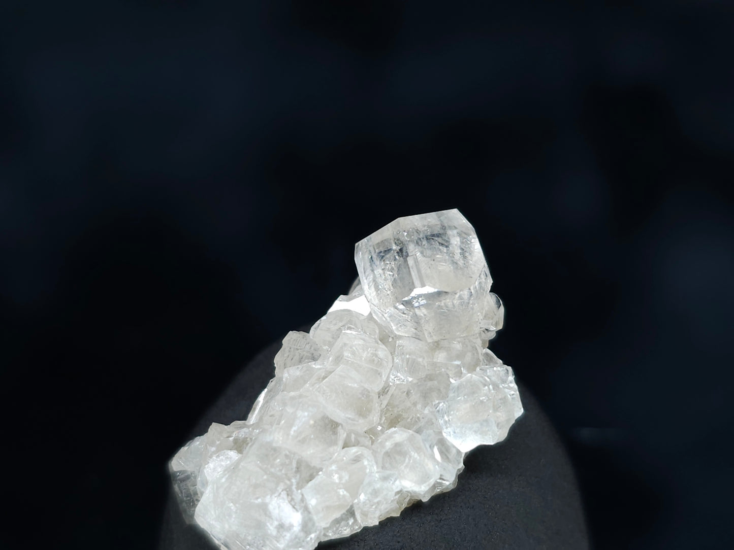 #33534 Super clear Nailhead Spar Calcite tiny cluster