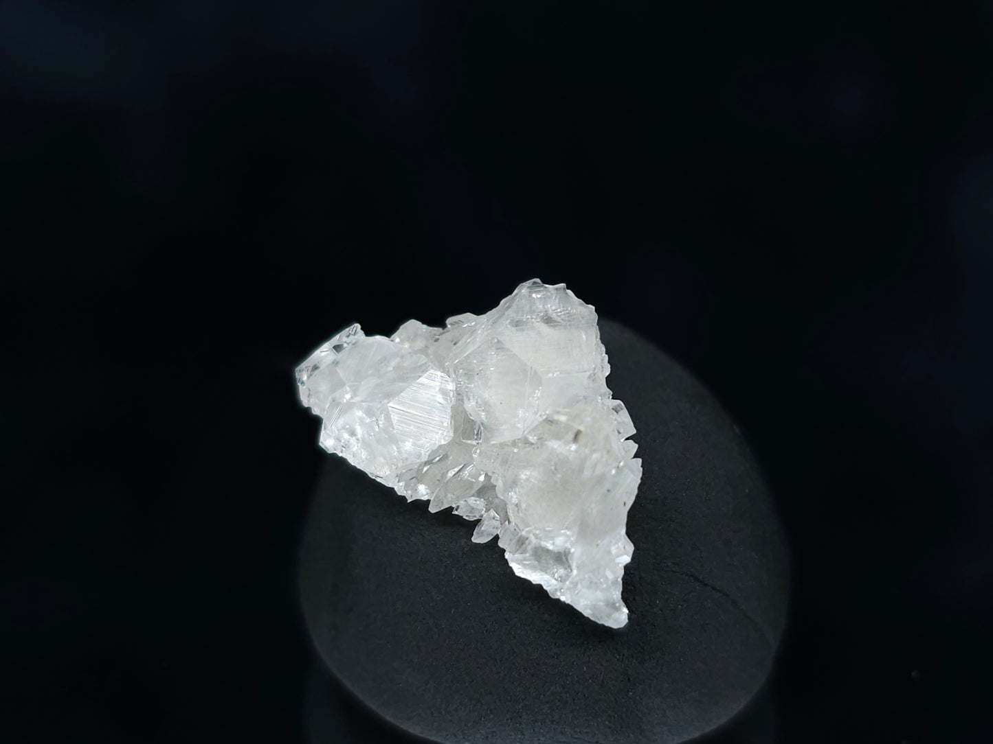 #33538 Super clear Nailhead Spar Calcite tiny cluster