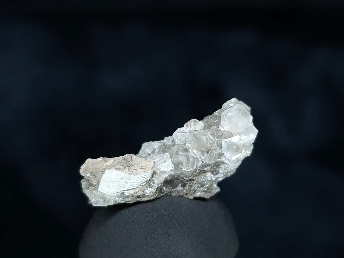 #33542 Super clear Nailhead Spar Calcite tiny cluster