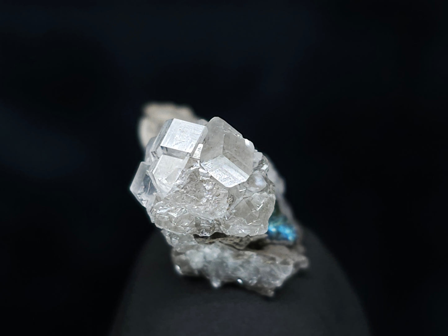 #33542 Super clear Nailhead Spar Calcite tiny cluster