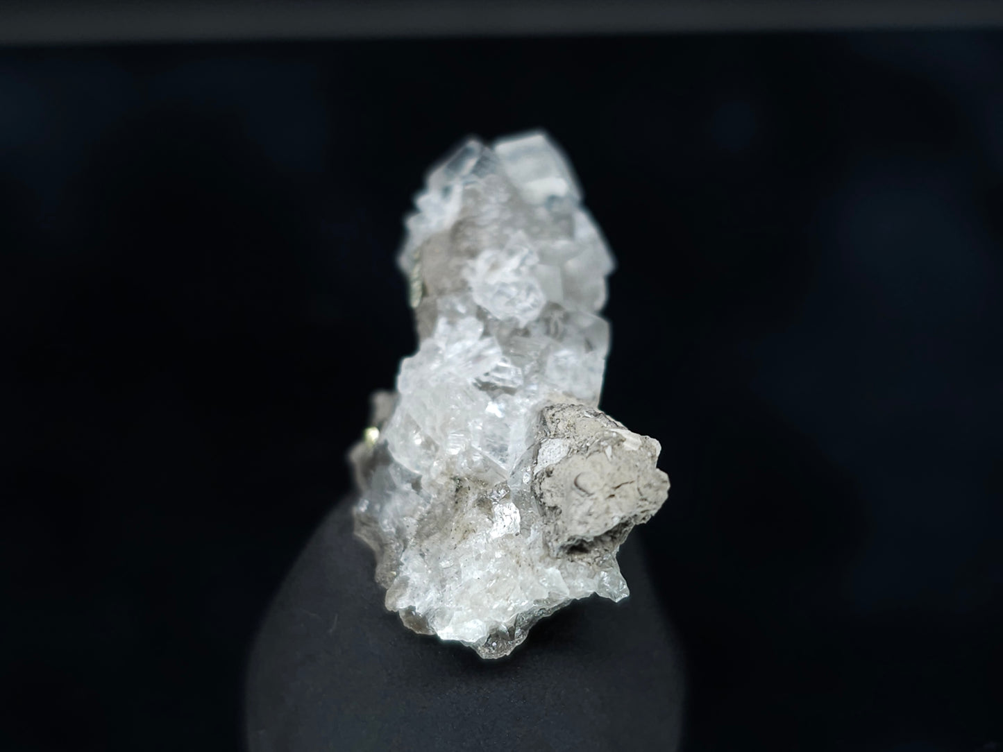 #33542 Super clear Nailhead Spar Calcite tiny cluster