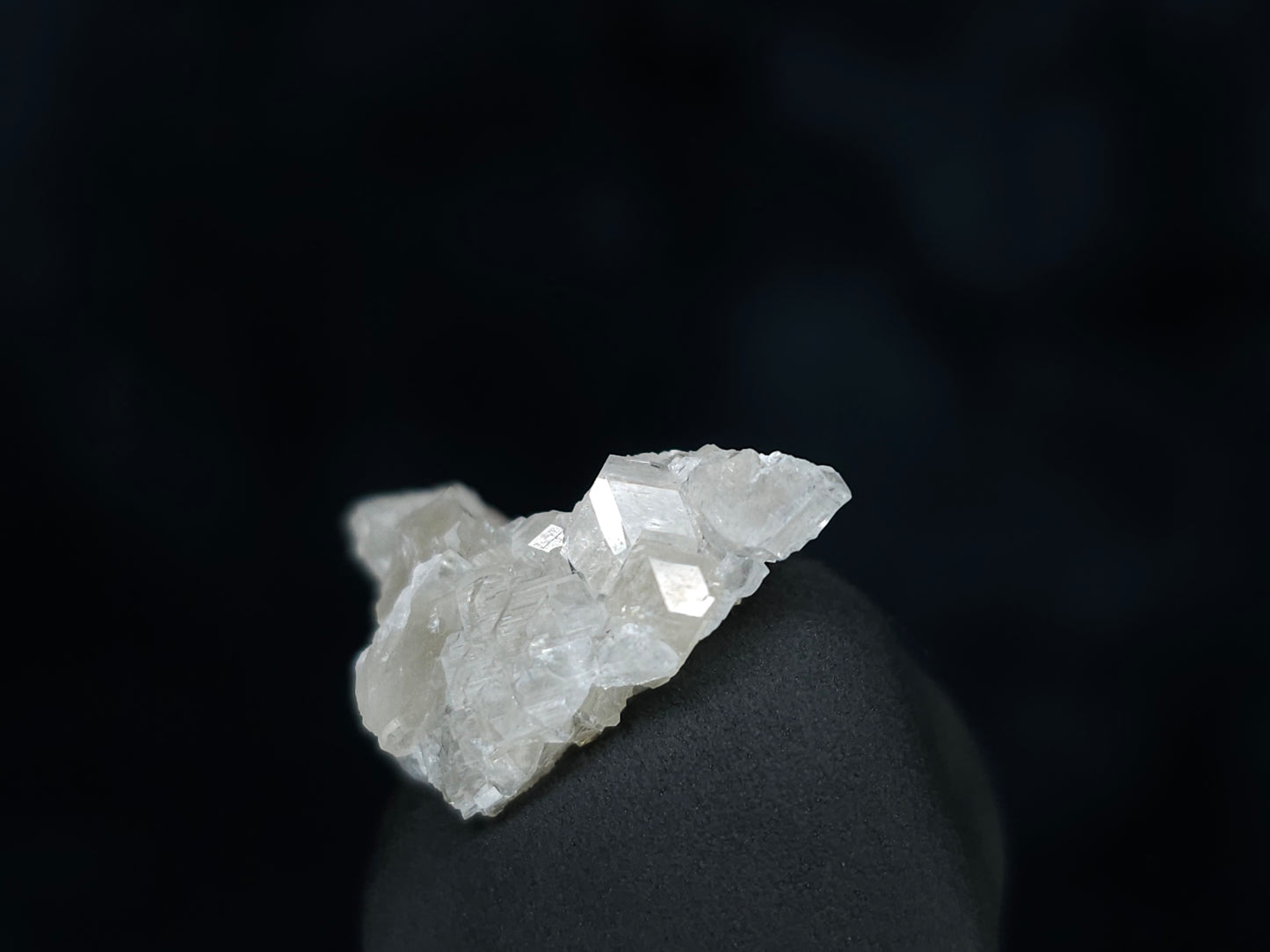 #33544 Super clear Nailhead Spar Calcite tiny cluster