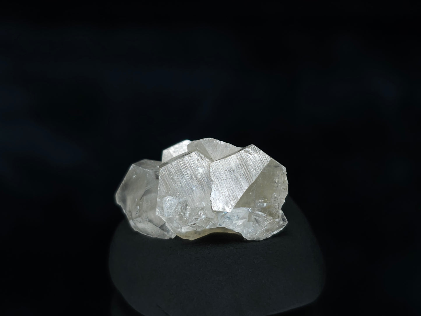 #33553 Super clear Nailhead Spar Calcite tiny cluster