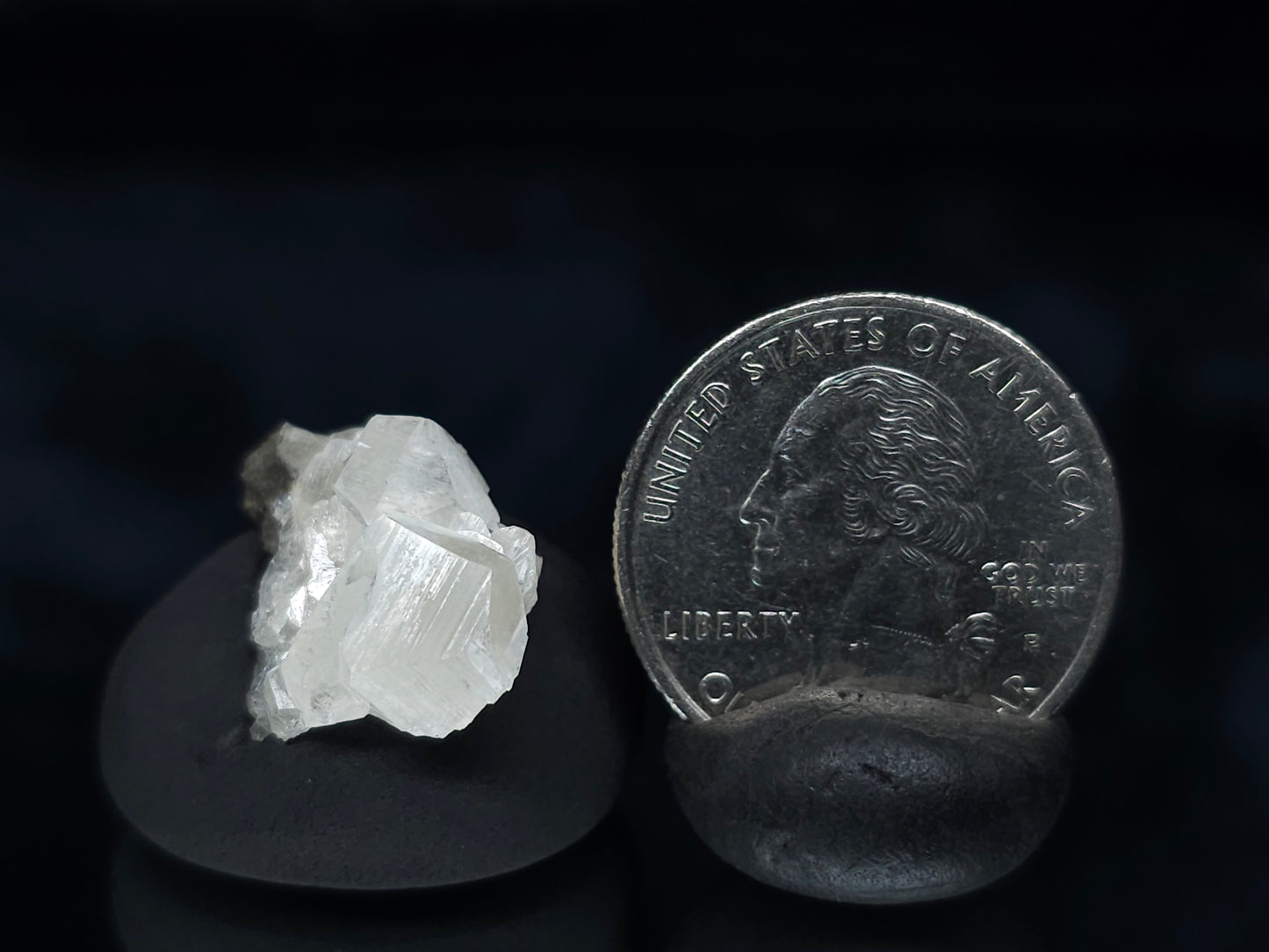 #33555 Super clear Nailhead Spar Calcite tiny cluster