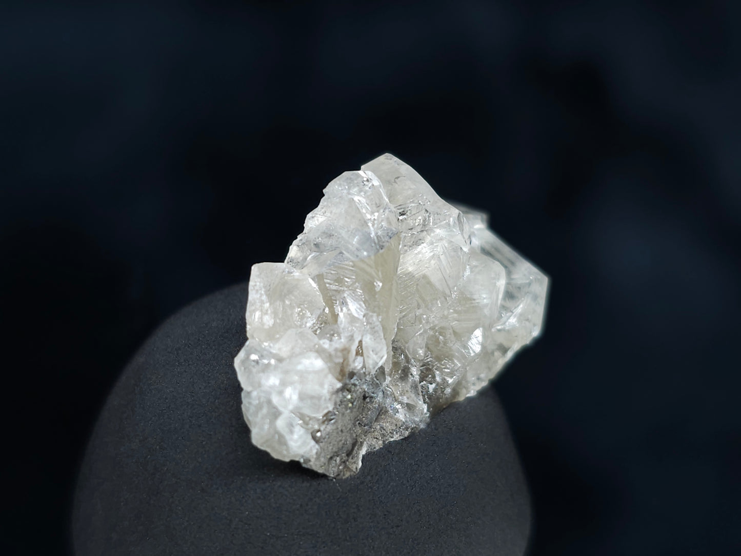 #33556 Super clear Nailhead Spar Calcite tiny cluster