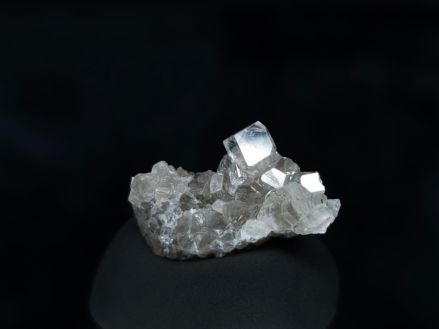 #33558 Super clear Nailhead Spar Calcite tiny cluster