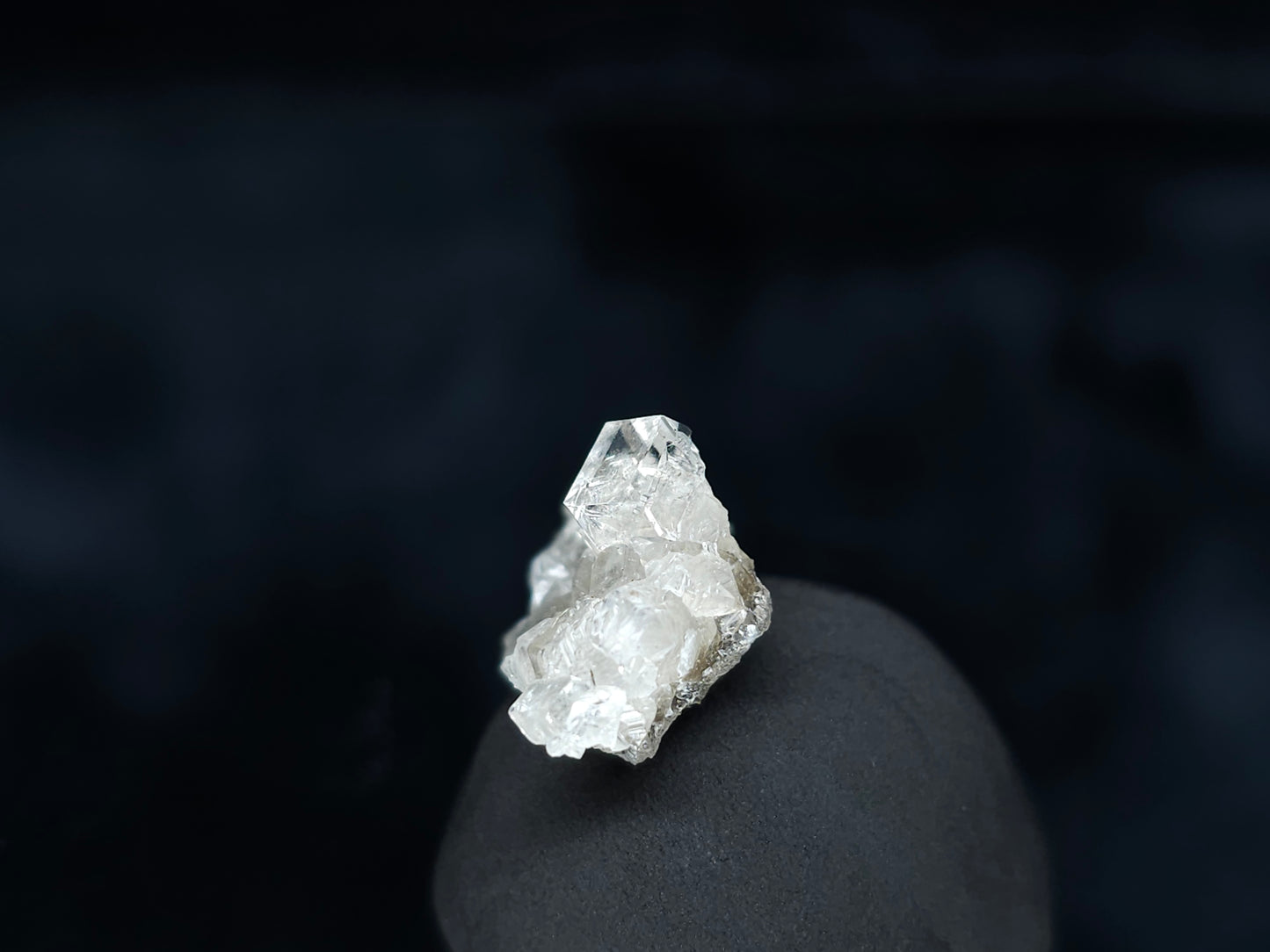 #33558 Super clear Nailhead Spar Calcite tiny cluster