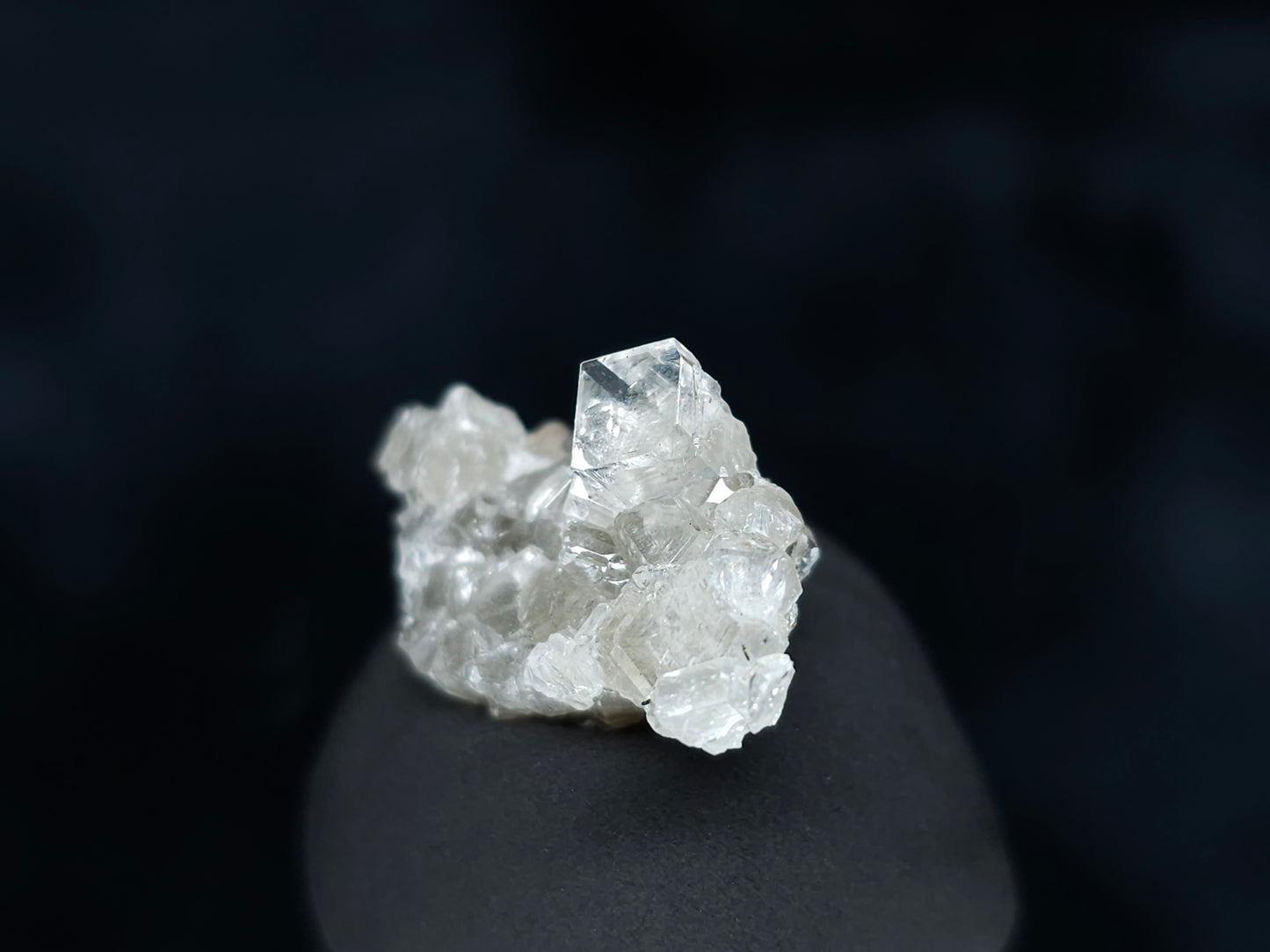 #33558 Super clear Nailhead Spar Calcite tiny cluster