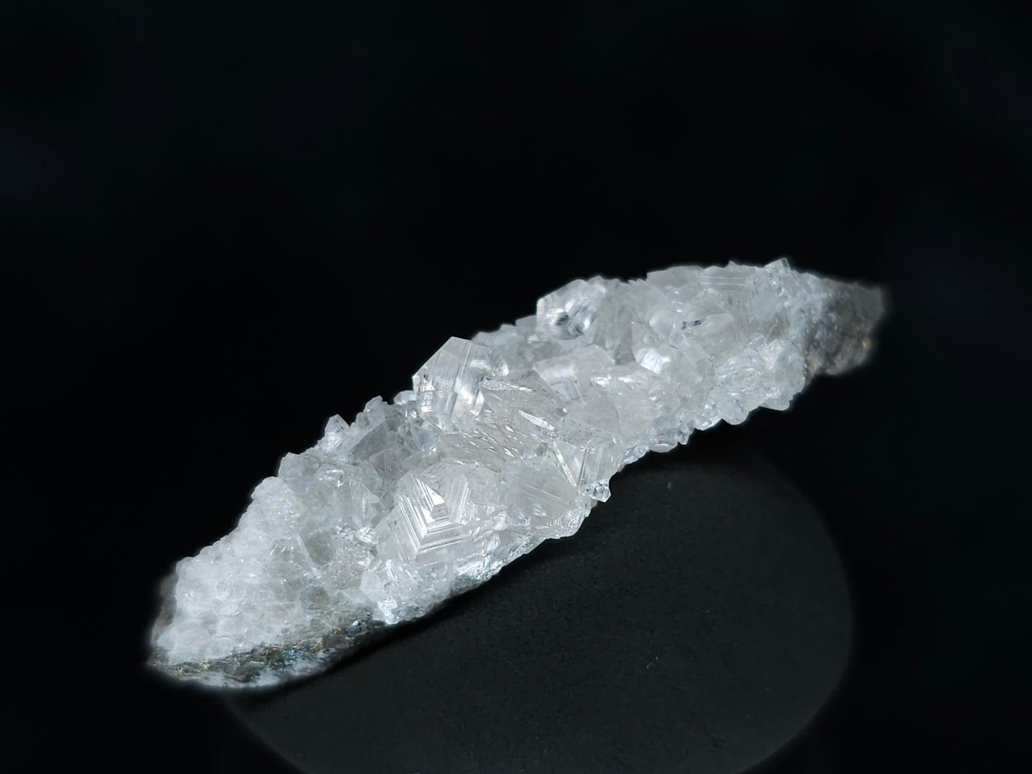 #33560 Super clear Nailhead Spar Calcite tiny cluster