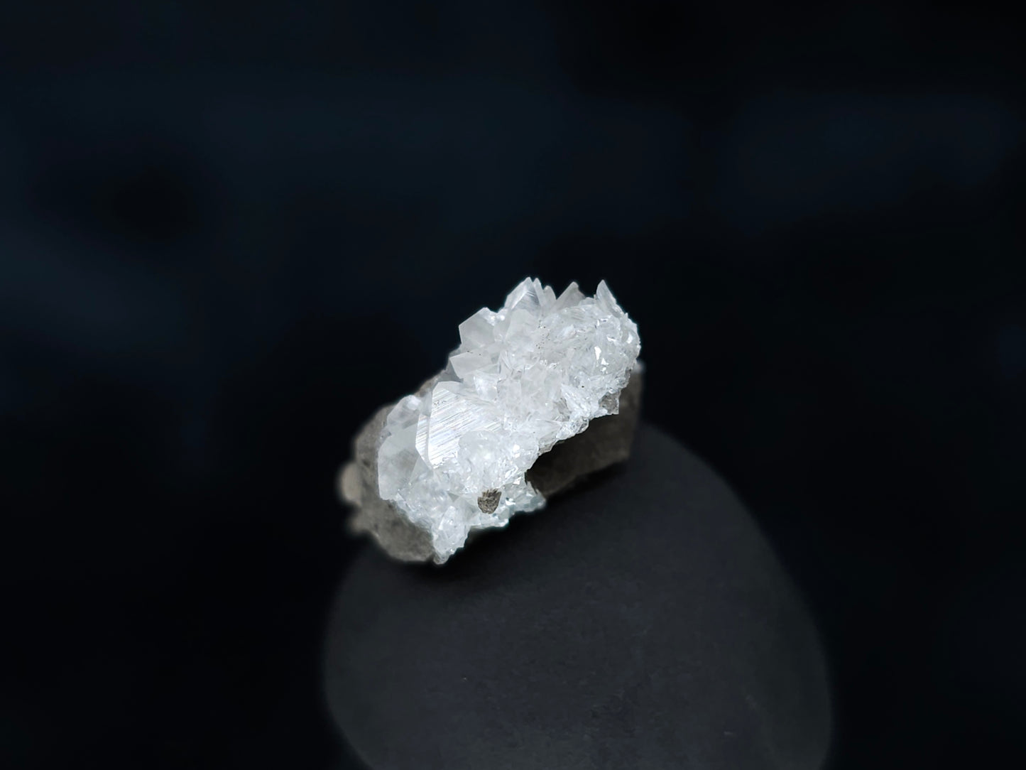 #33562 Super clear Nailhead Spar Calcite tiny cluster and multiple small fossils in the matrix