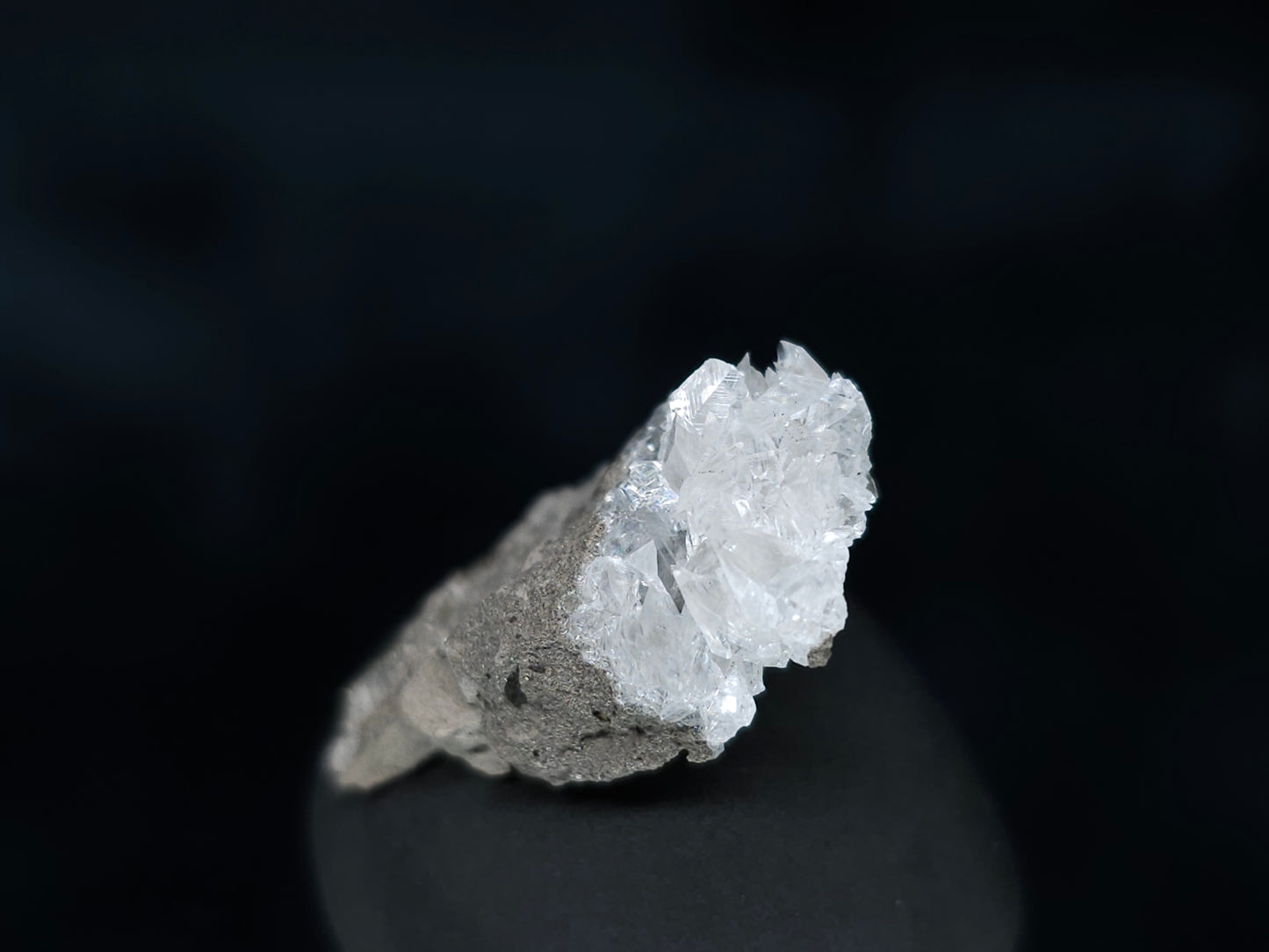 #33562 Super clear Nailhead Spar Calcite tiny cluster and multiple small fossils in the matrix