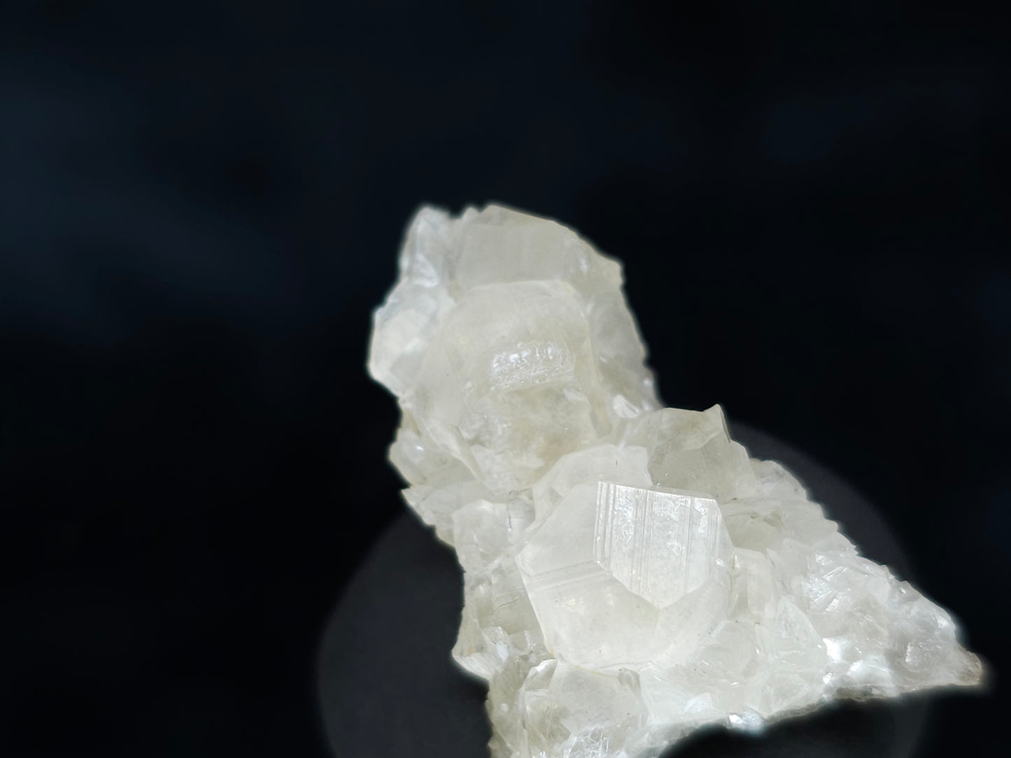 #33570 Super clear Nailhead Spar Calcite tiny cluster