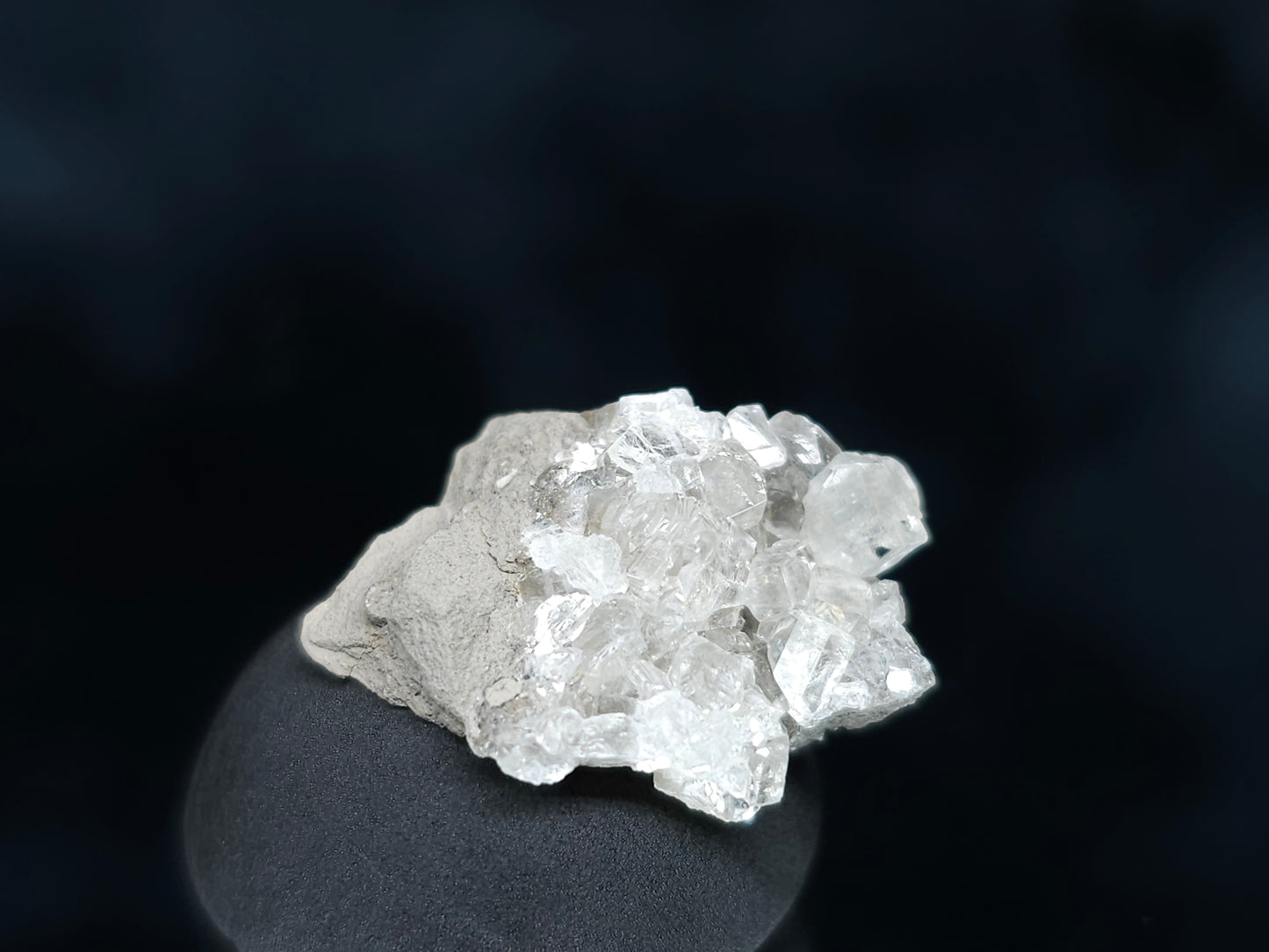 #33567 Super clear Nailhead Spar Calcite tiny cluster