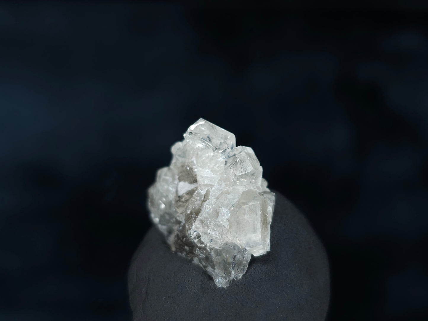 #33588 Super clear Nailhead Spar Calcite tiny cluster