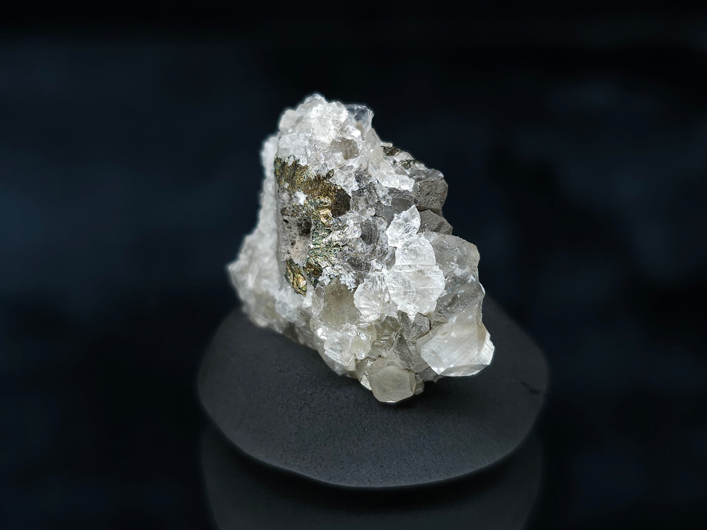 #33589 Super clear Nailhead Spar Calcite tiny cluster and Chalcopyrite ore and multiple small fossils in the matrix