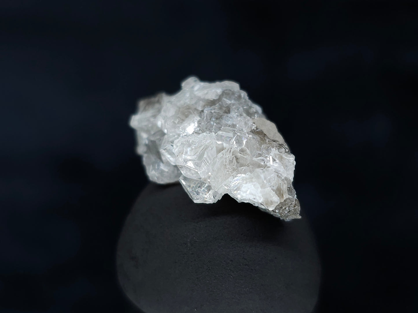 #33596 Super clear Nailhead Spar Calcite tiny cluster