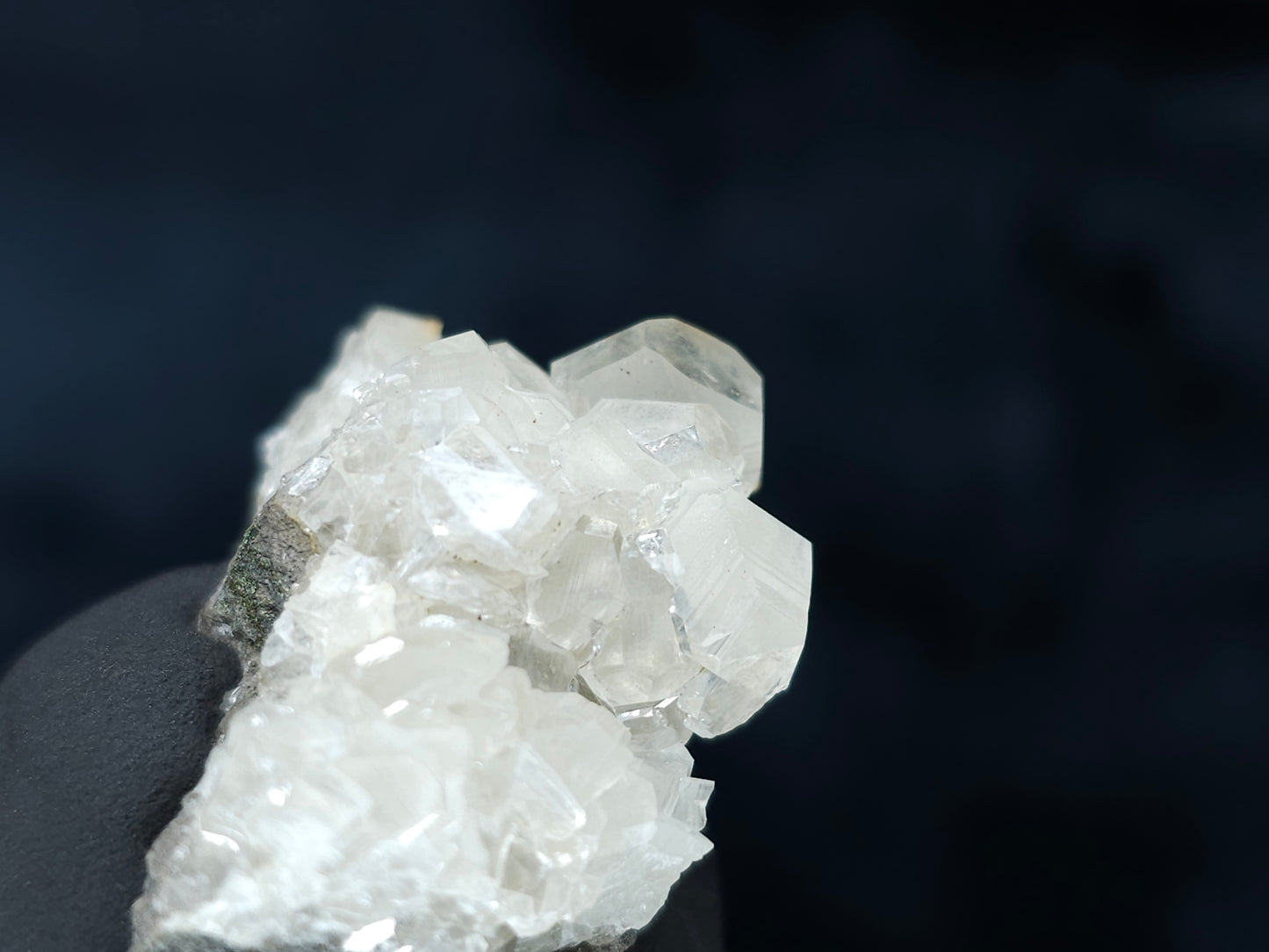 #33601 Super clear Nailhead Spar Calcite tiny cluster