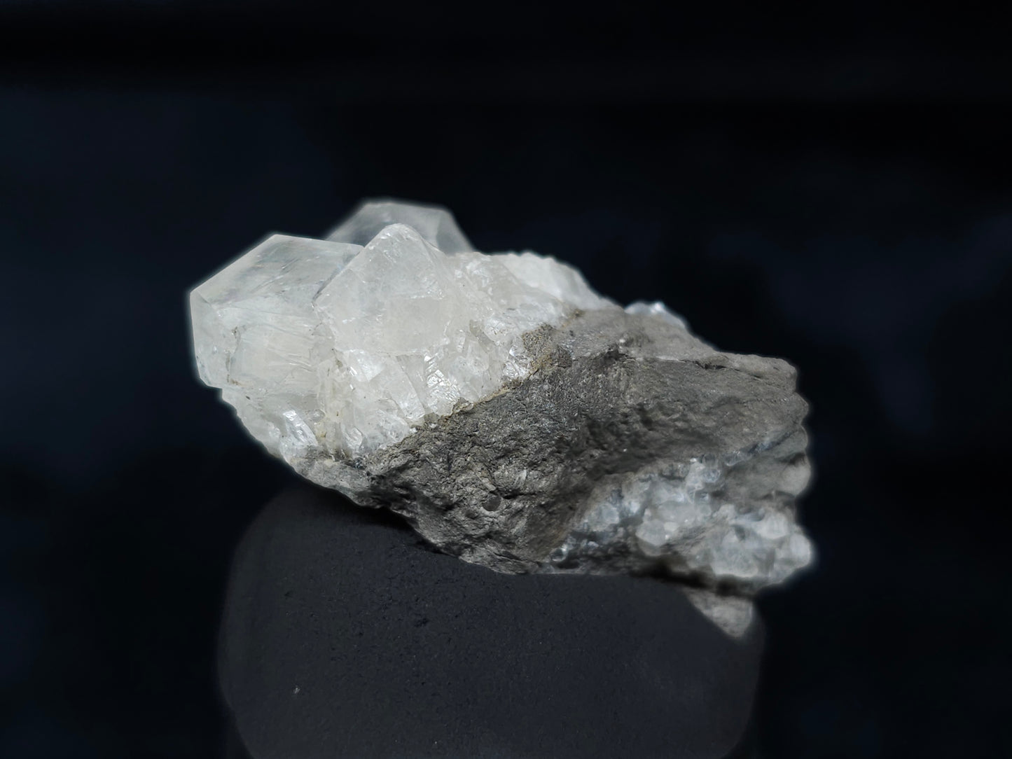#33609 Super clear Nailhead Spar Calcite tiny cluster