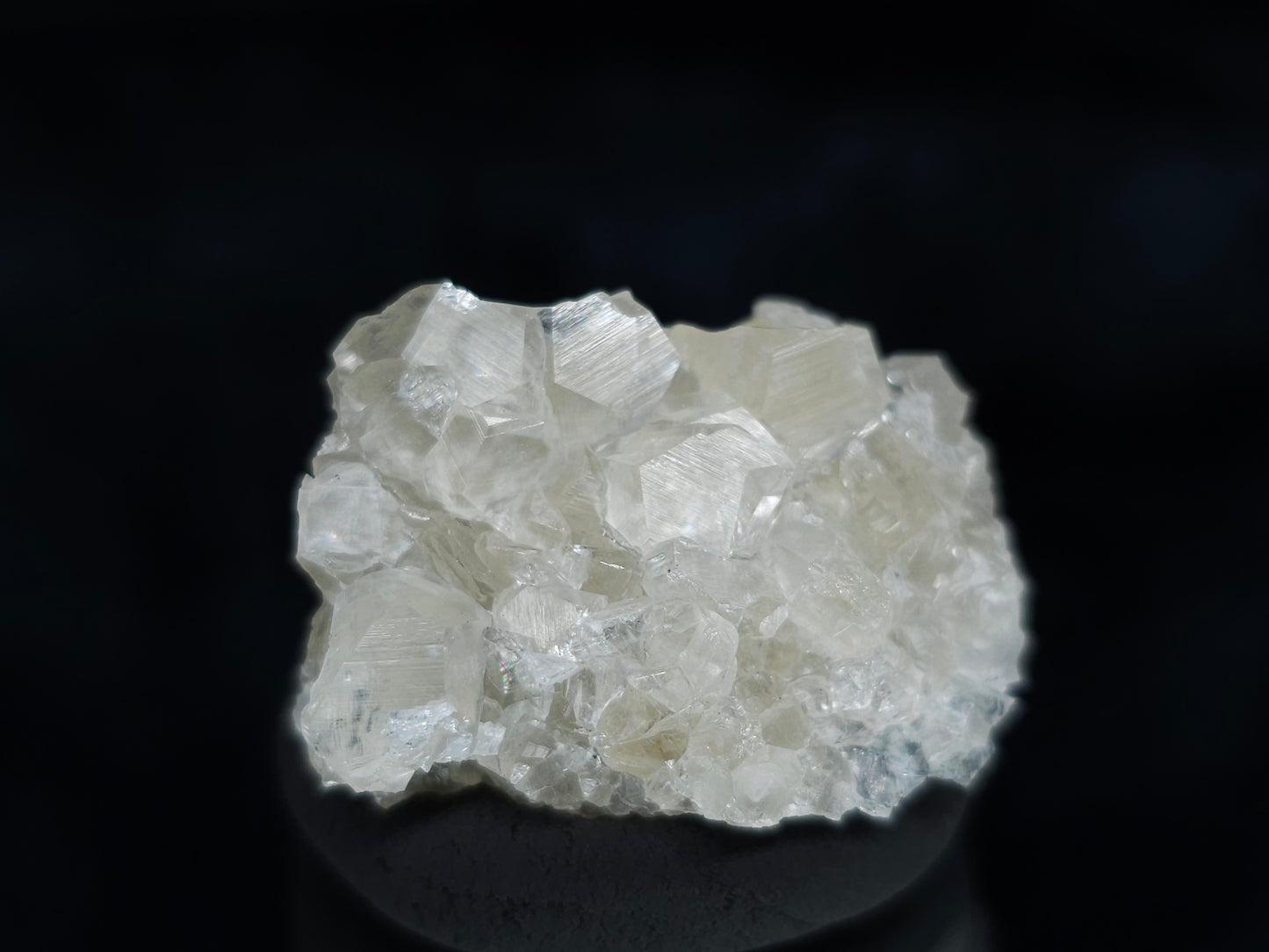 #33611 Super clear Nailhead Spar Calcite tiny cluster