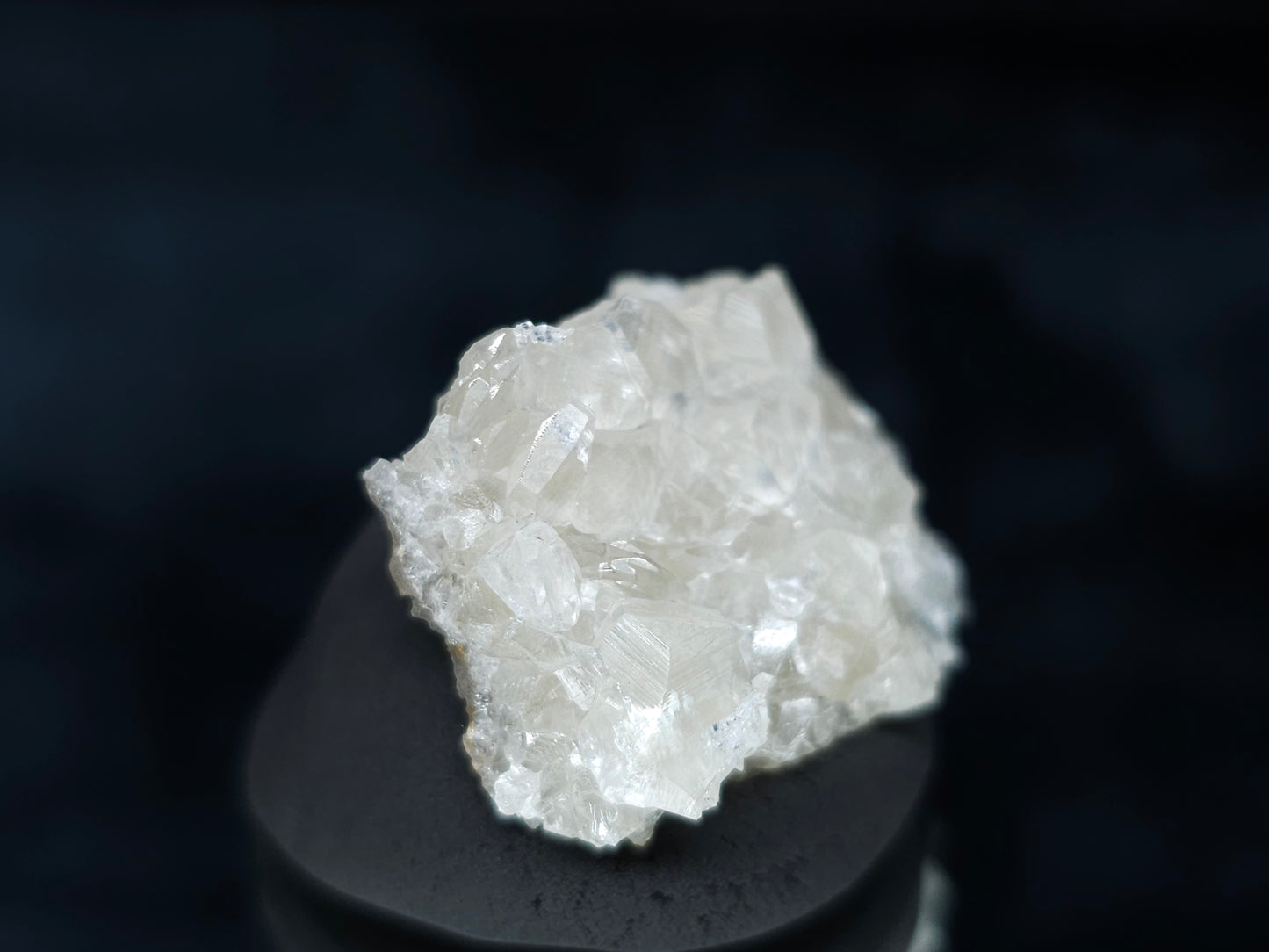 #33611 Super clear Nailhead Spar Calcite tiny cluster