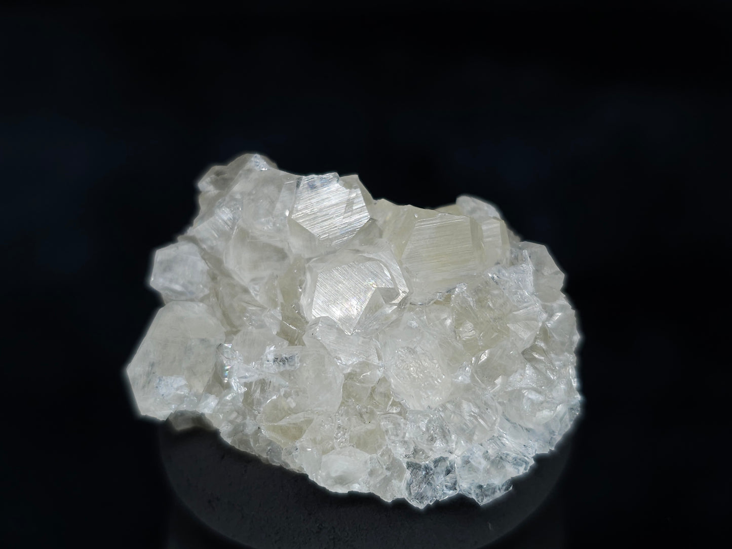 #33611 Super clear Nailhead Spar Calcite tiny cluster