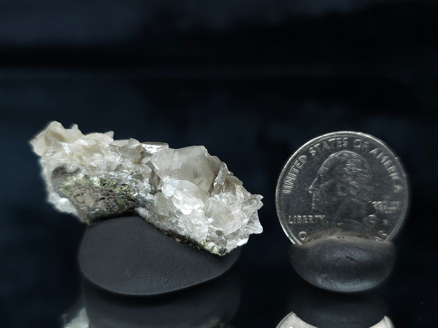 #33613 Super clear Nailhead Spar Calcite tiny cluster