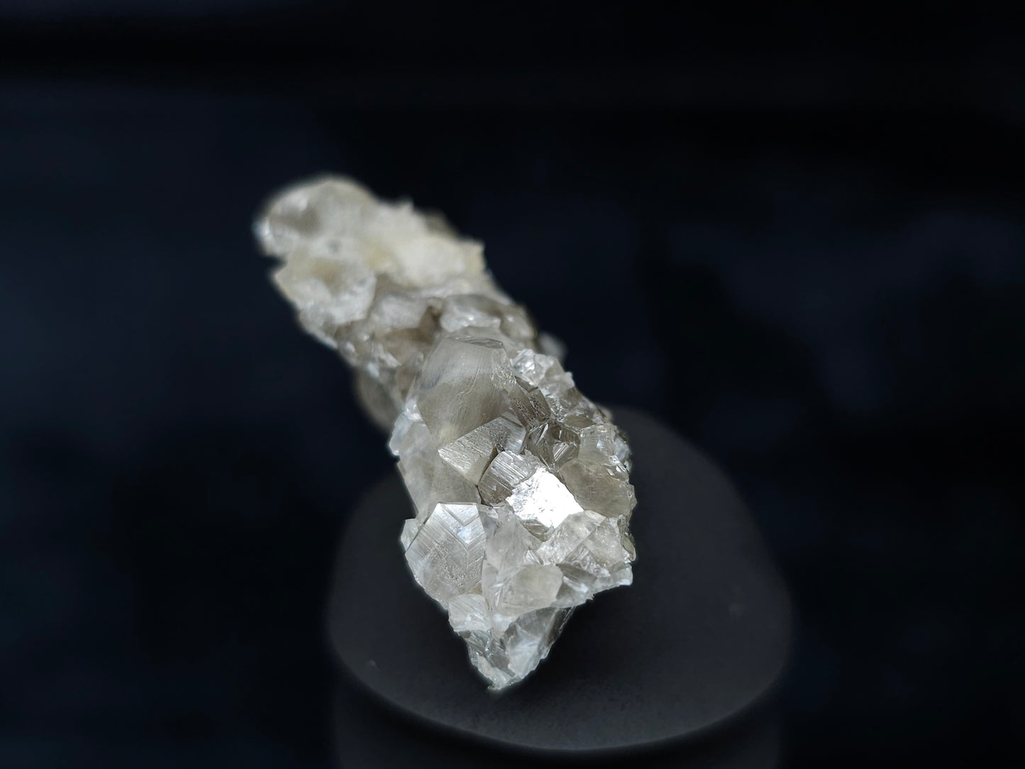 #33613 Super clear Nailhead Spar Calcite tiny cluster