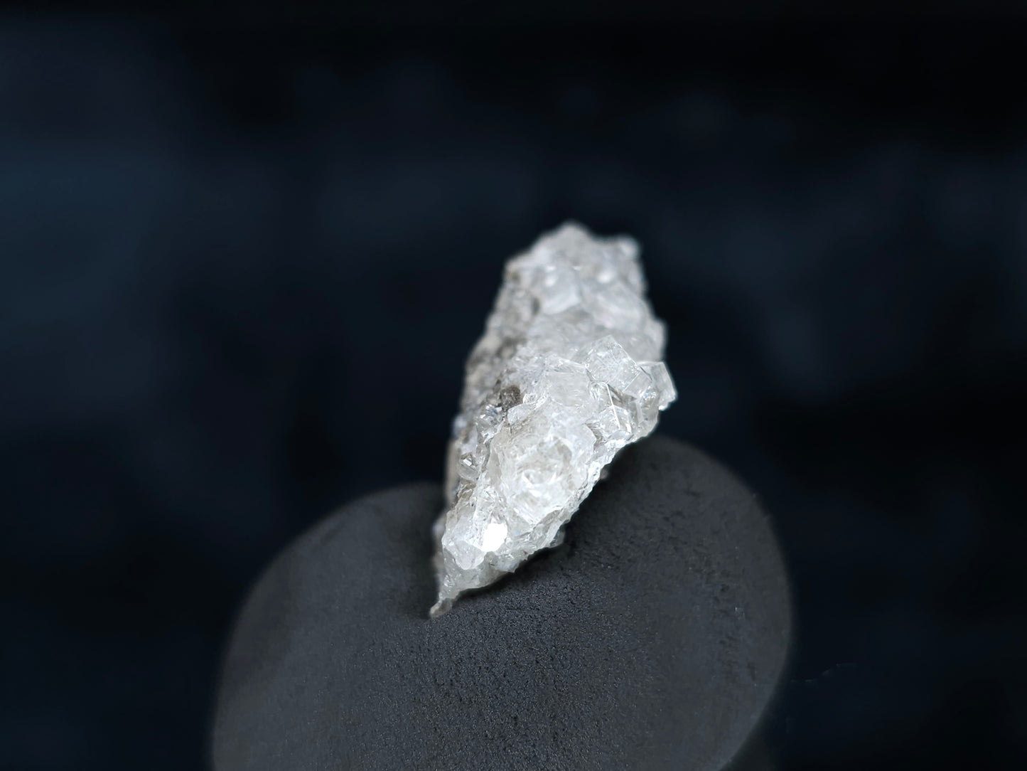 #33618 Super clear Nailhead Spar Calcite tiny cluster