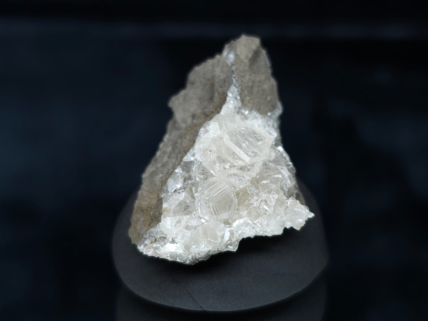 #33619 Super clear Nailhead Spar Calcite tiny cluster