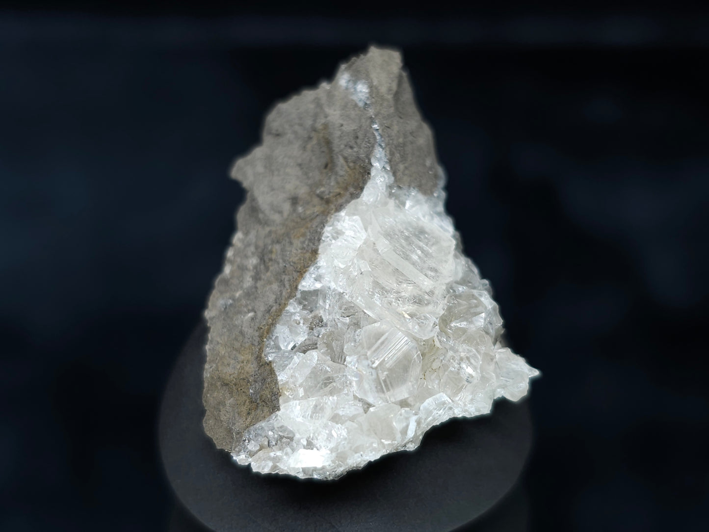 #33619 Super clear Nailhead Spar Calcite tiny cluster