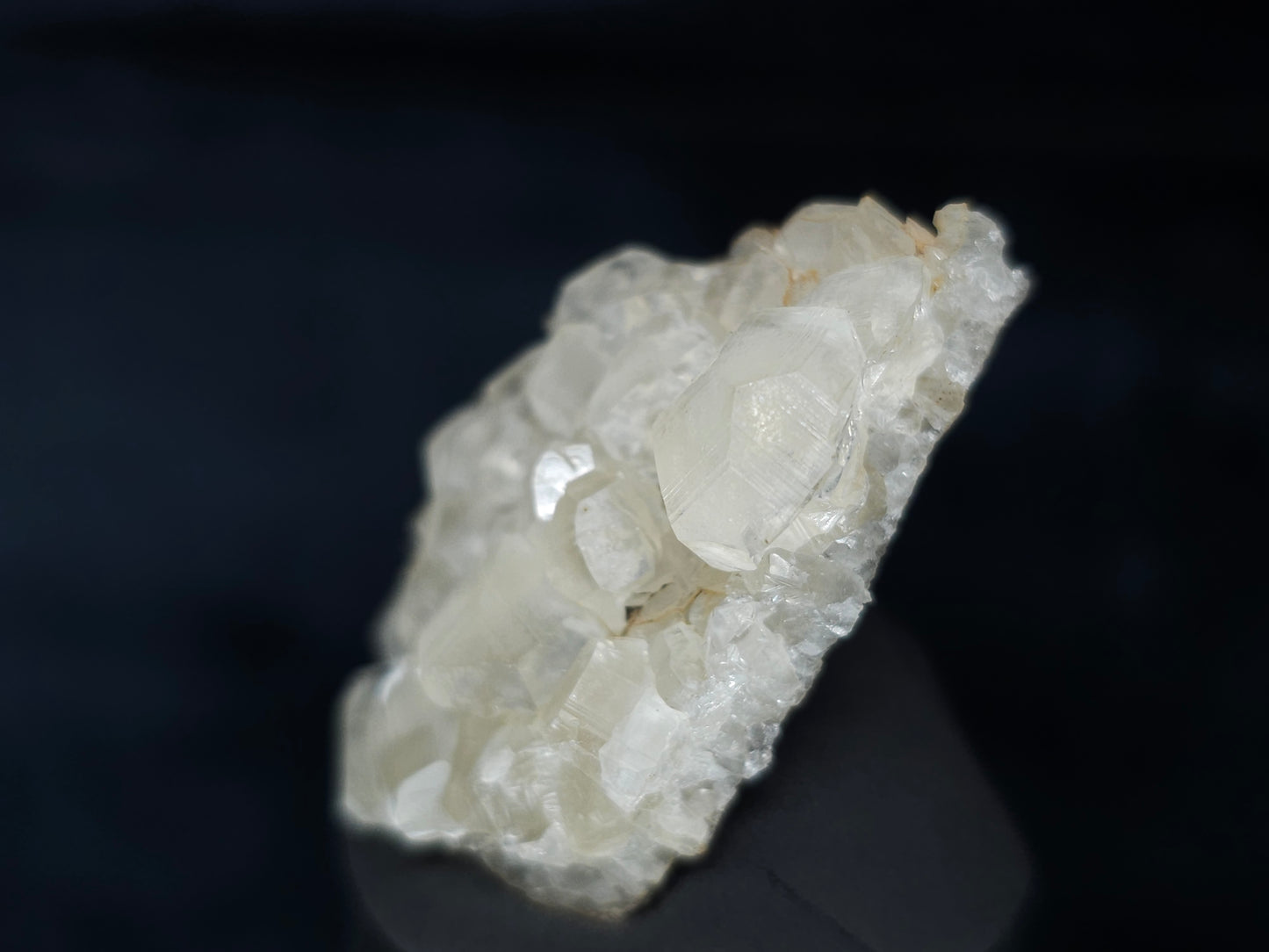 #33621 Super clear Nailhead Spar Calcite tiny cluster