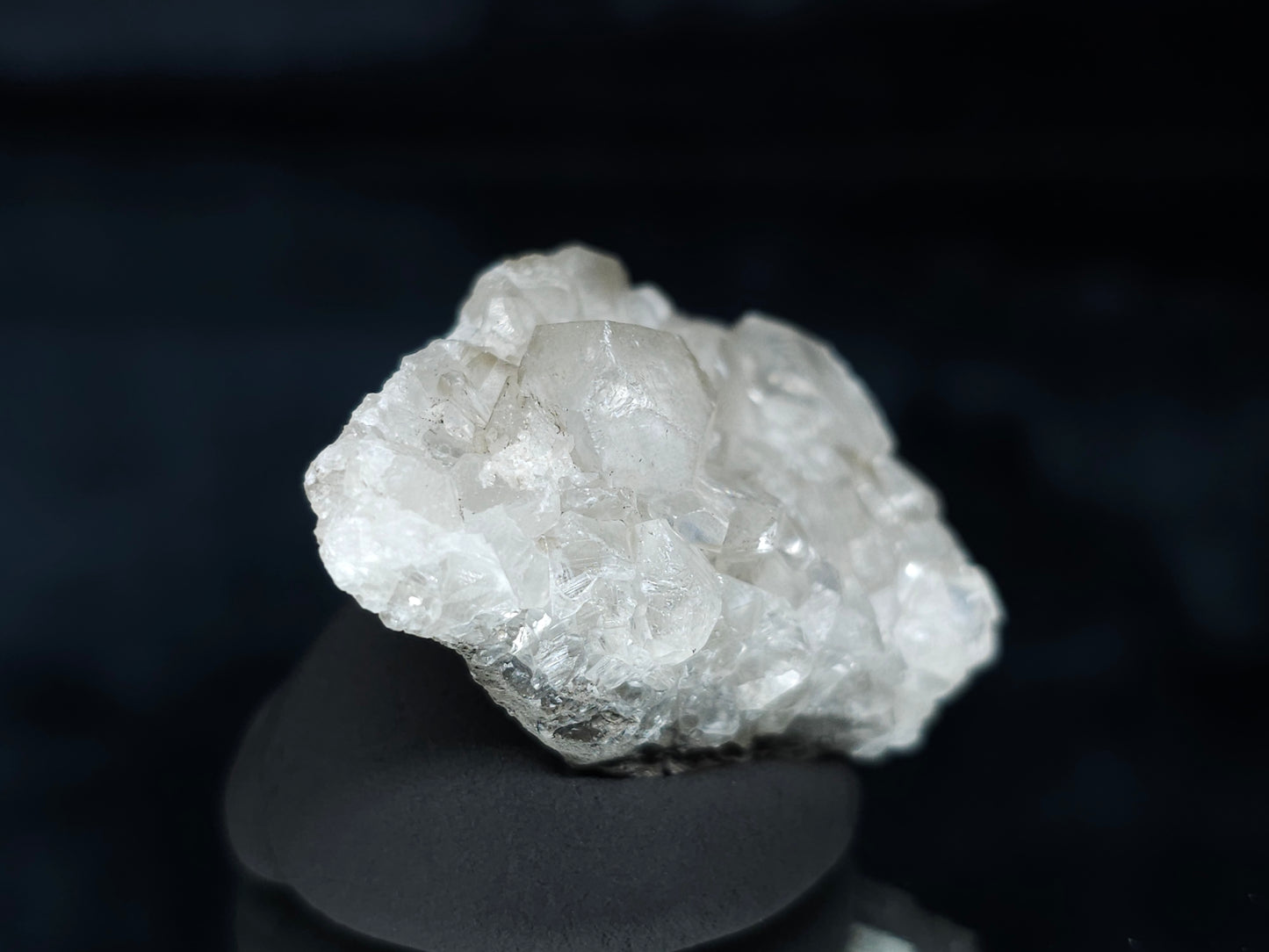 #33622 Super clear Nailhead Spar Calcite tiny cluster