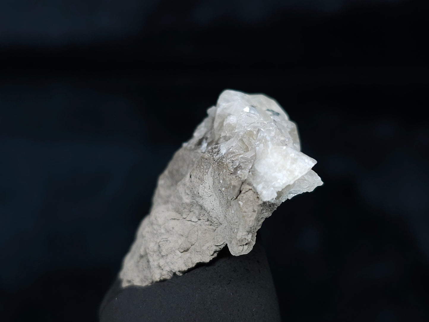 #33627 Super clear Nailhead Spar Calcite tiny cluster
