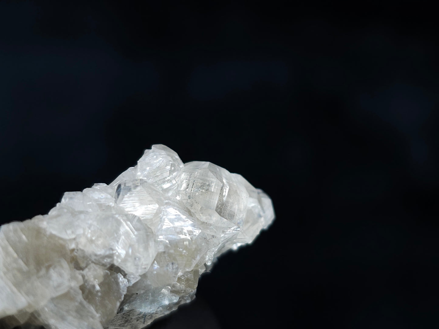 #33627 Super clear Nailhead Spar Calcite tiny cluster