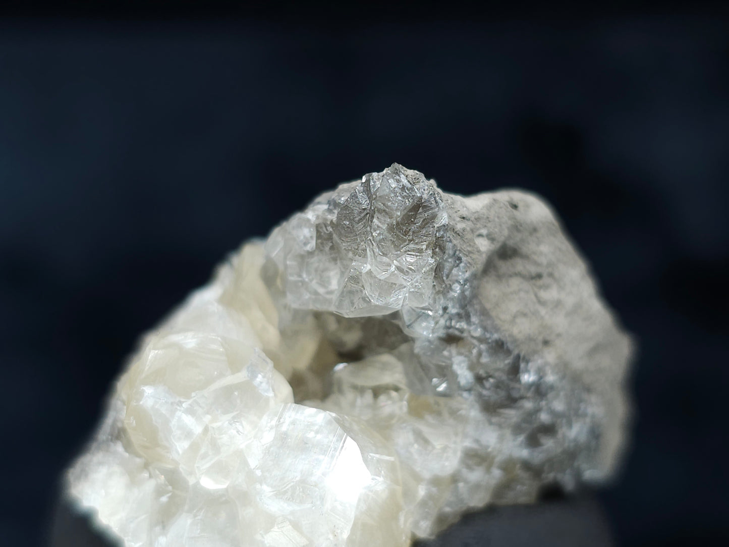 #33629 Super clear Nailhead Spar Calcite tiny cluster