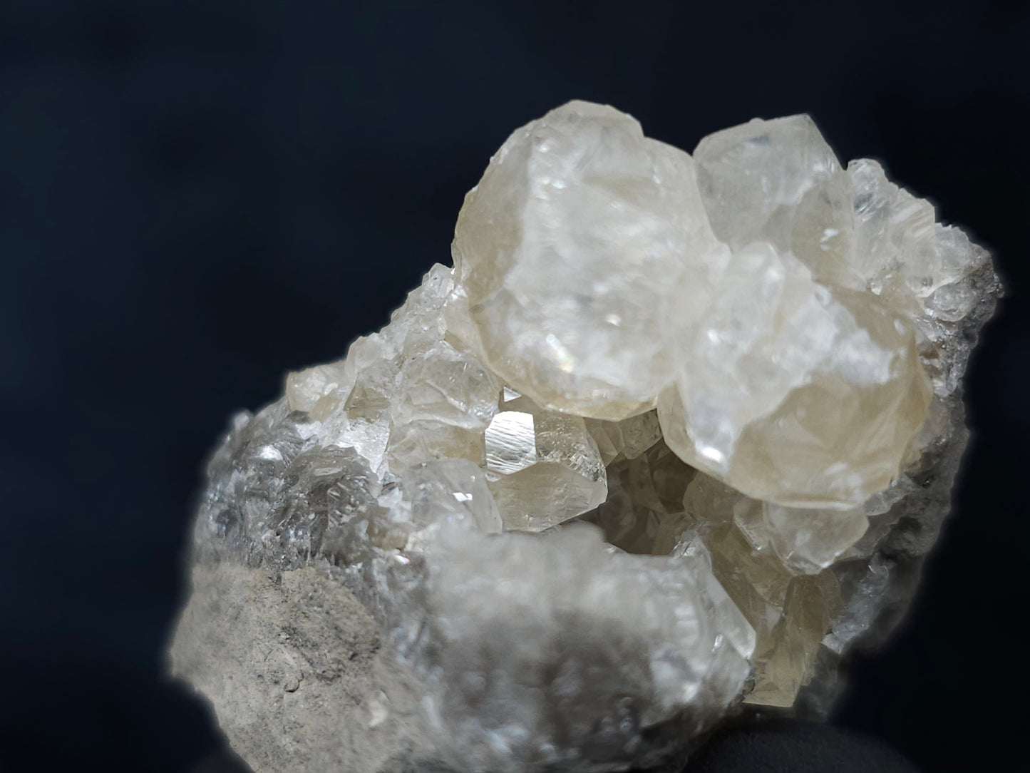 #33629 Super clear Nailhead Spar Calcite tiny cluster