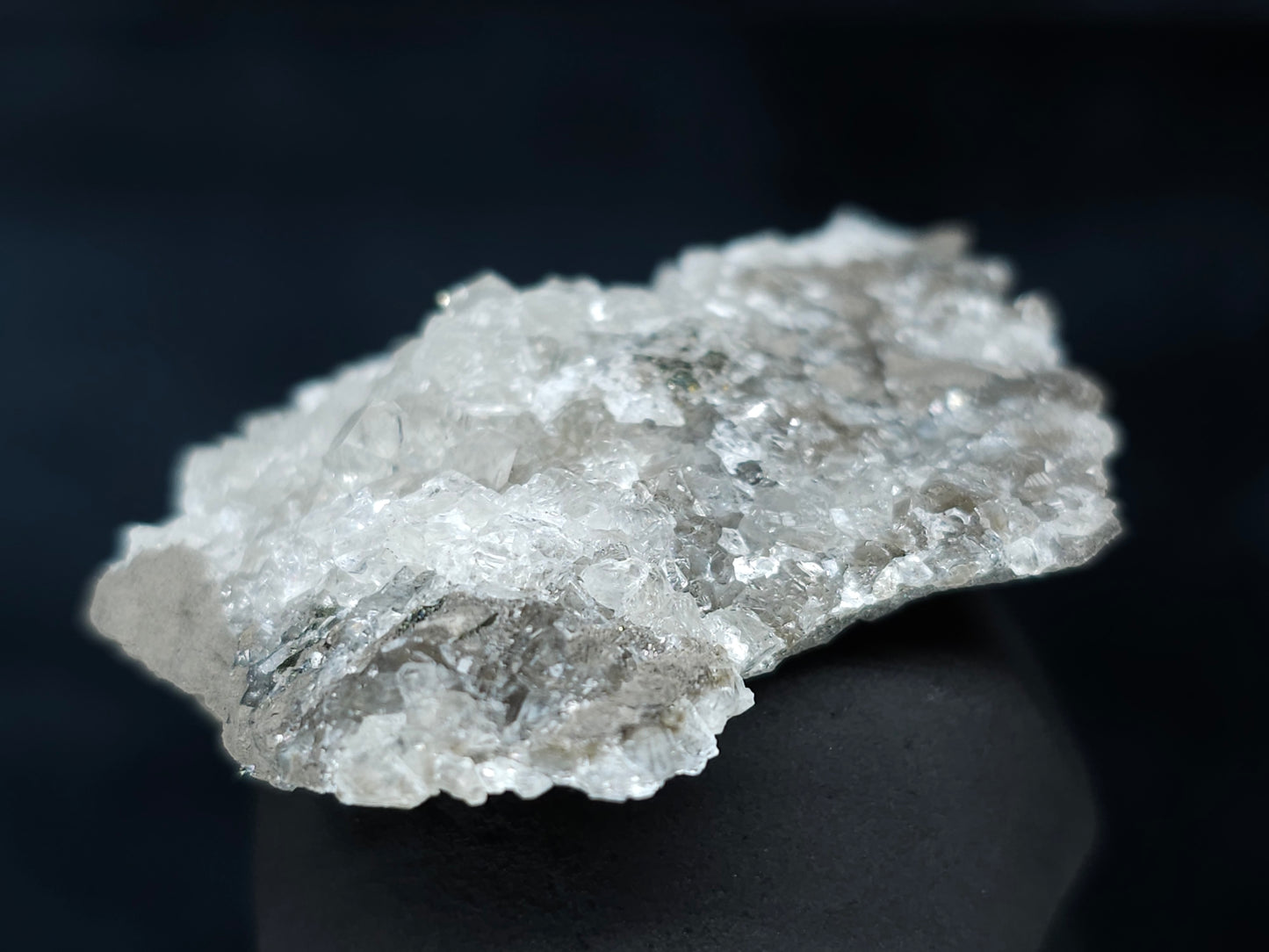 #33631 Super clear Nailhead Spar Calcite tiny cluster