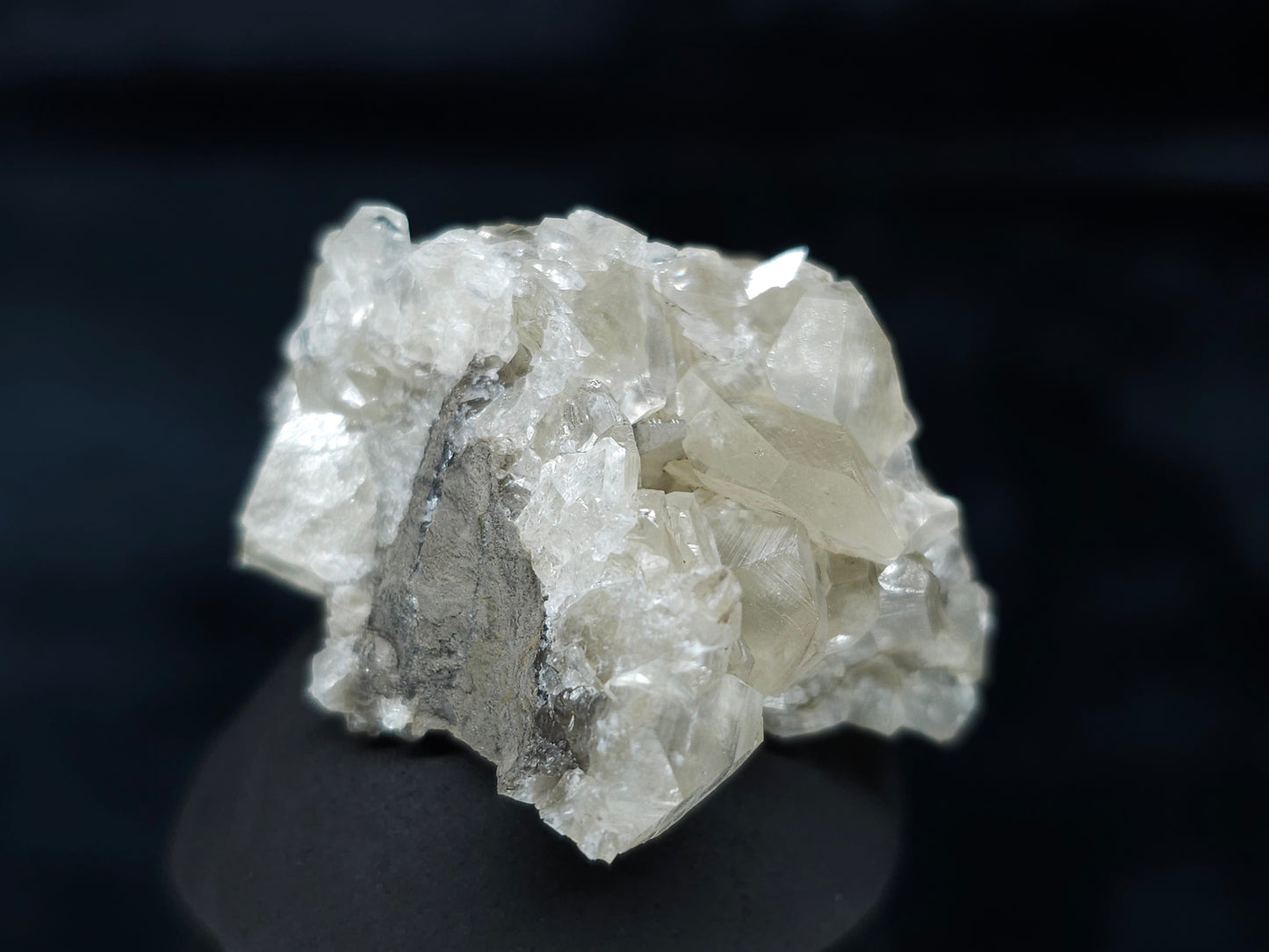 #33633 Super clear Nailhead Spar Calcite tiny cluster