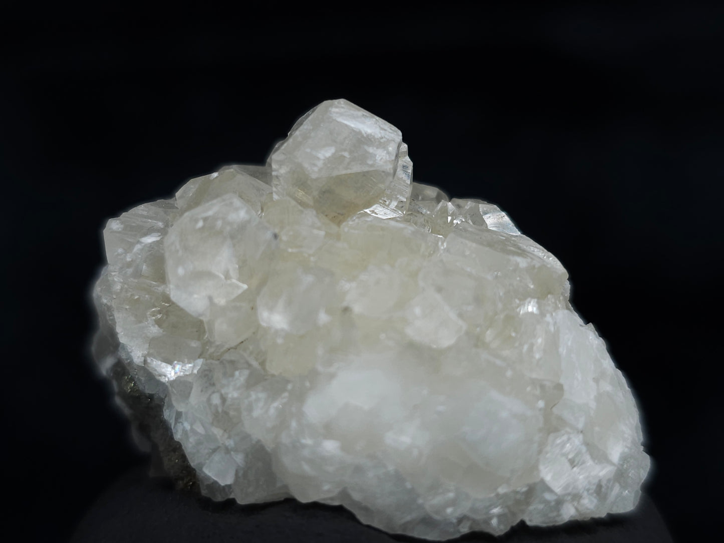 #33634 Super clear Nailhead Spar Calcite tiny cluster