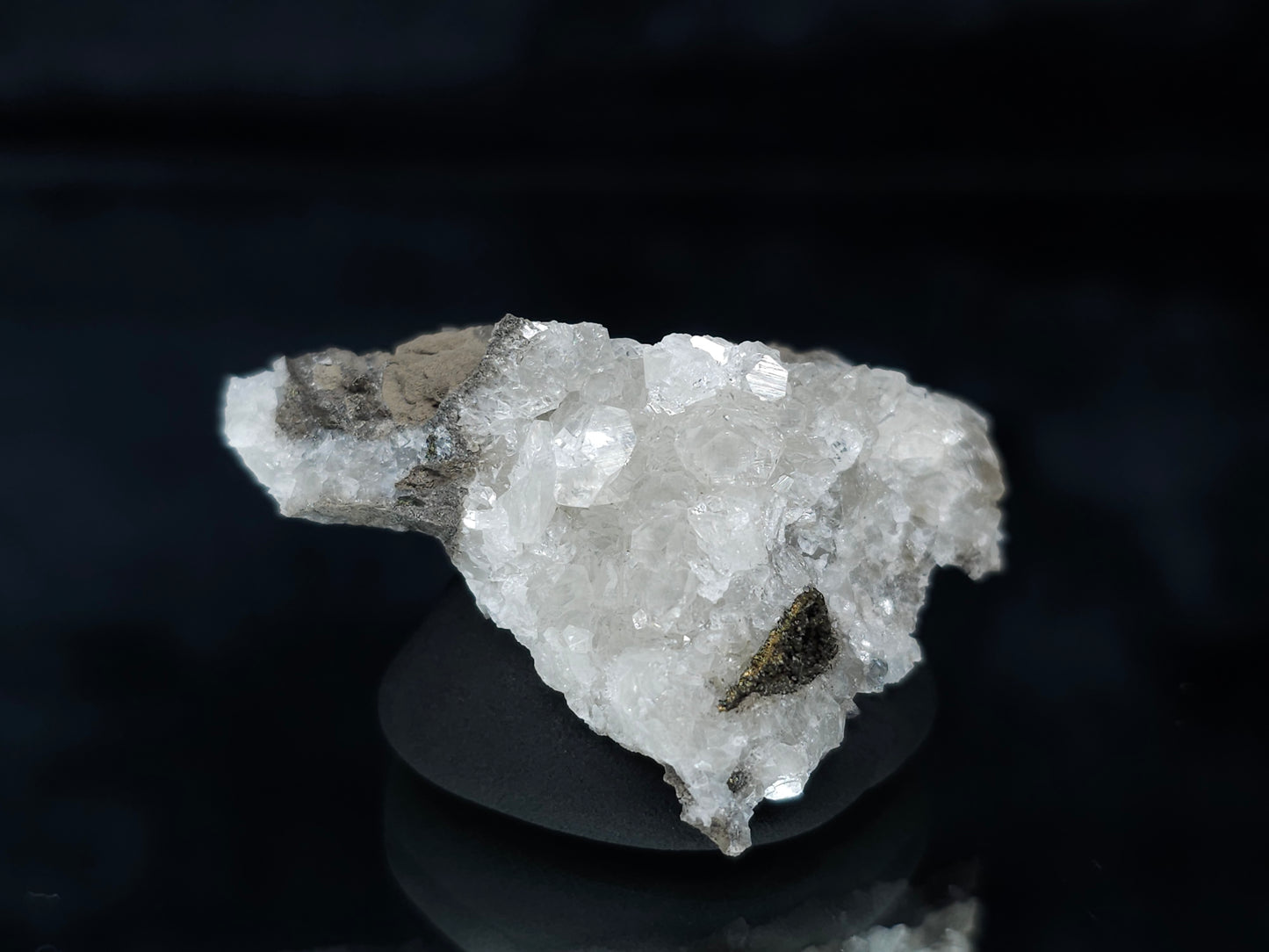 #33639 Super clear Nailhead Spar Calcite tiny cluster