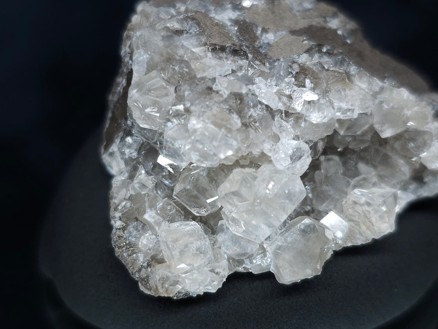 #33645 Super clear Nailhead Spar Calcite tiny geode