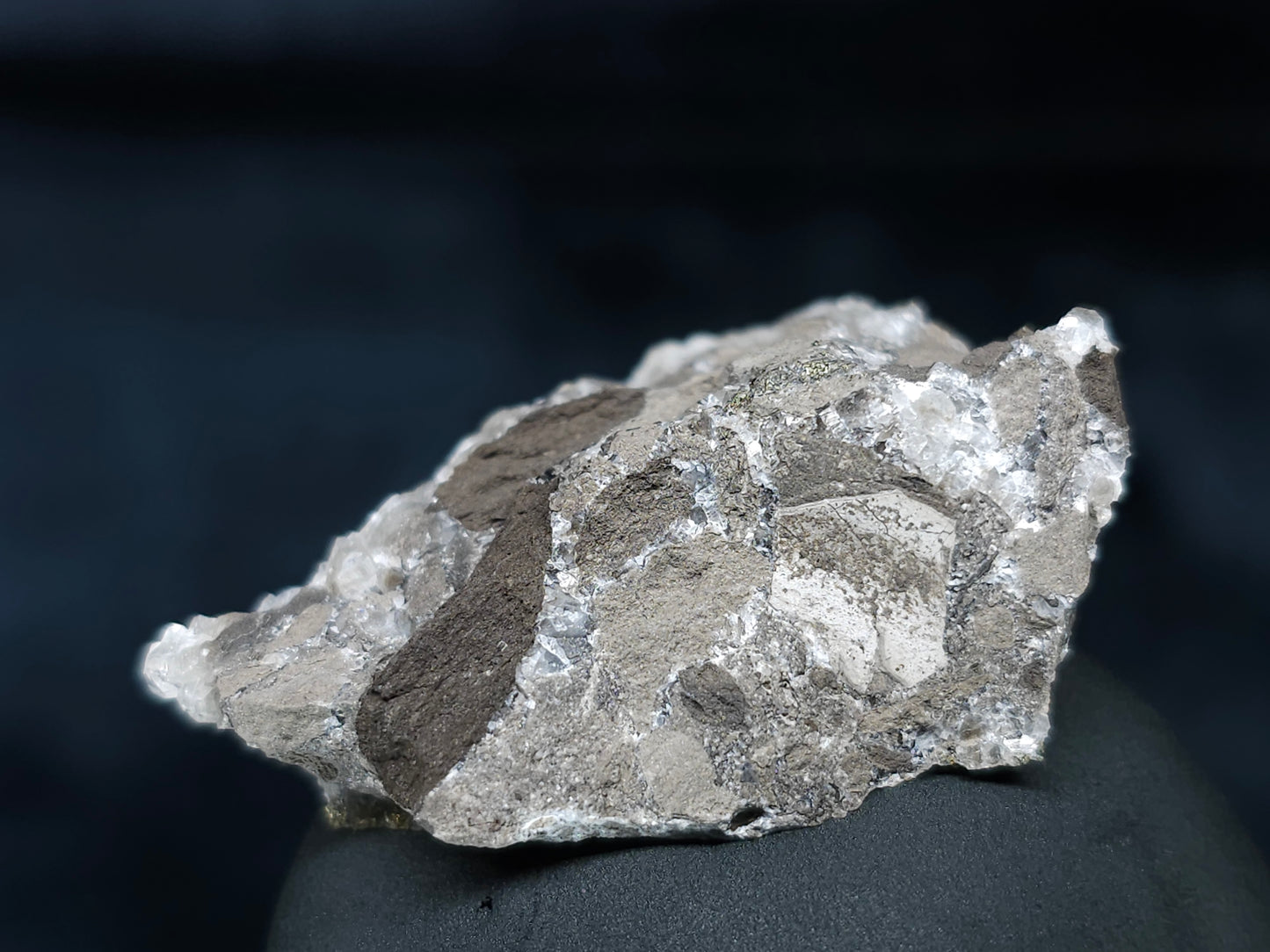 #33645 Super clear Nailhead Spar Calcite tiny geode