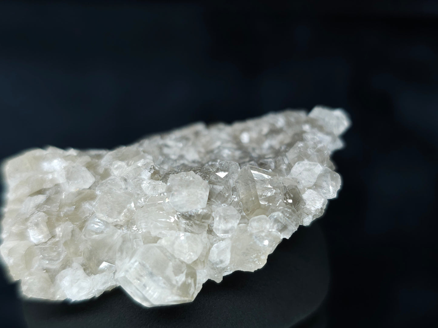 #33650 Super clear Nailhead Spar Calcite tiny cluster
